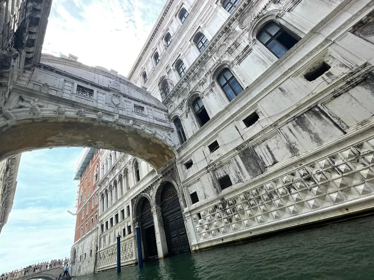Ca' Ai Sospiri Apartment Venice