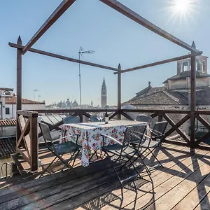 San Marco Vista Sui Tetti Veneziani Appartement